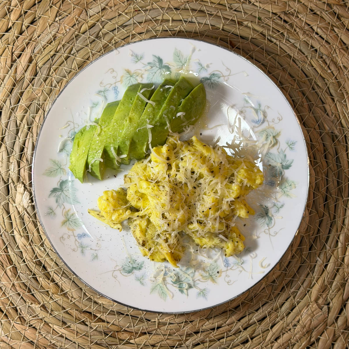 Scrambled Egg with Avocado